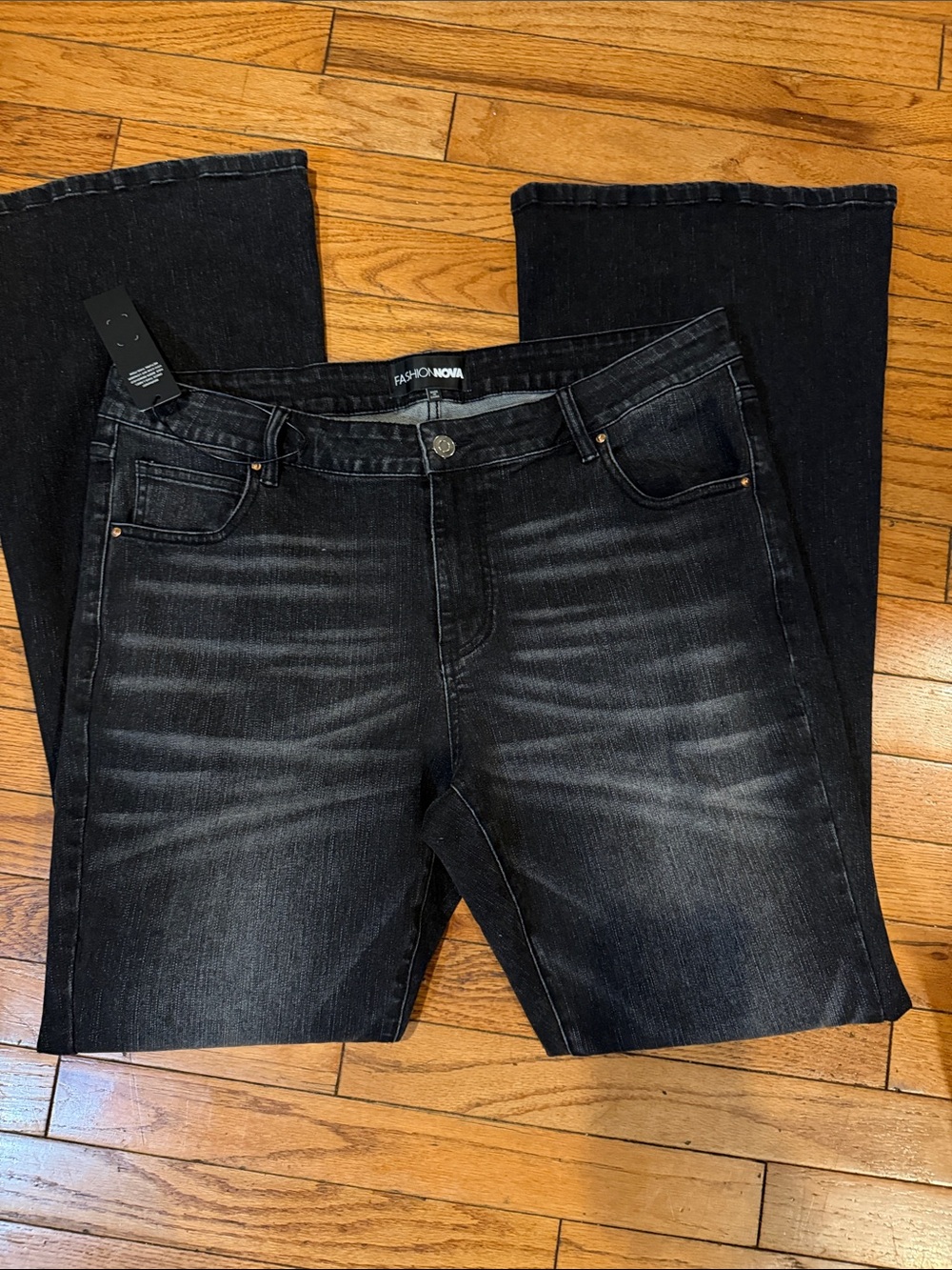 3/$15. NWT Ladies jeans 14